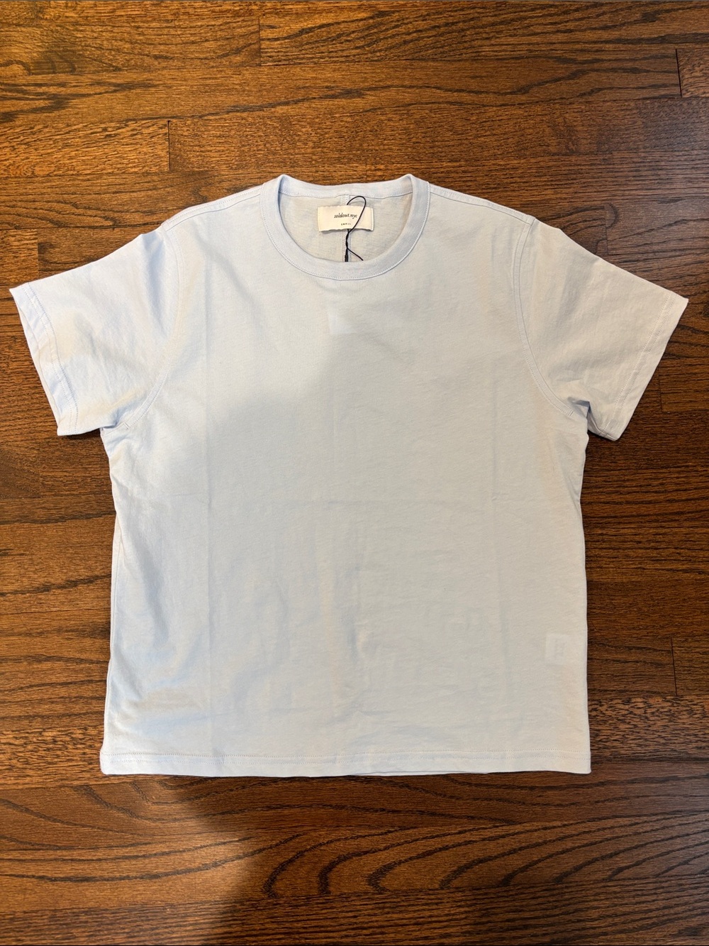NWT Sold Out NYC The Iconically Soft Perfect Tee in azure size small - Picture 4 of 5
